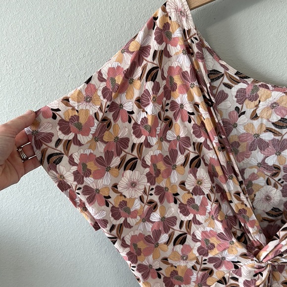 Willow + Root Twisted Open Back Top Versatile Floral Print Medium Multi Color - Picture 8 of 15